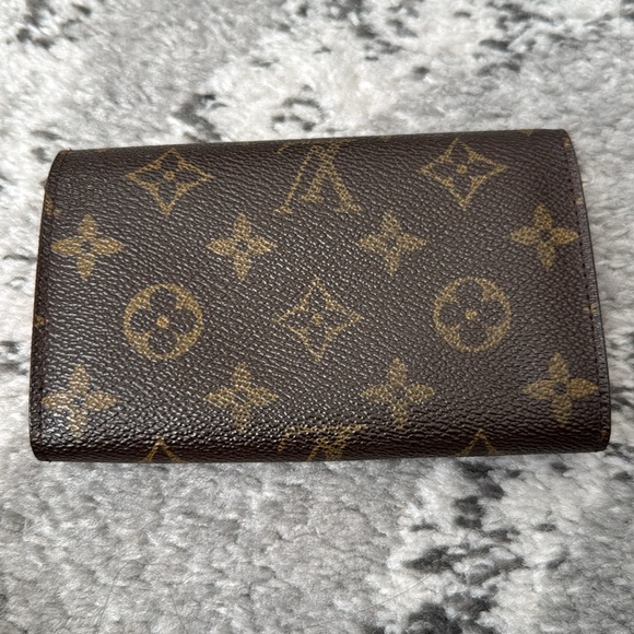 Authentic Louis Vuitton Tresor wallet - Picture 11 of 11